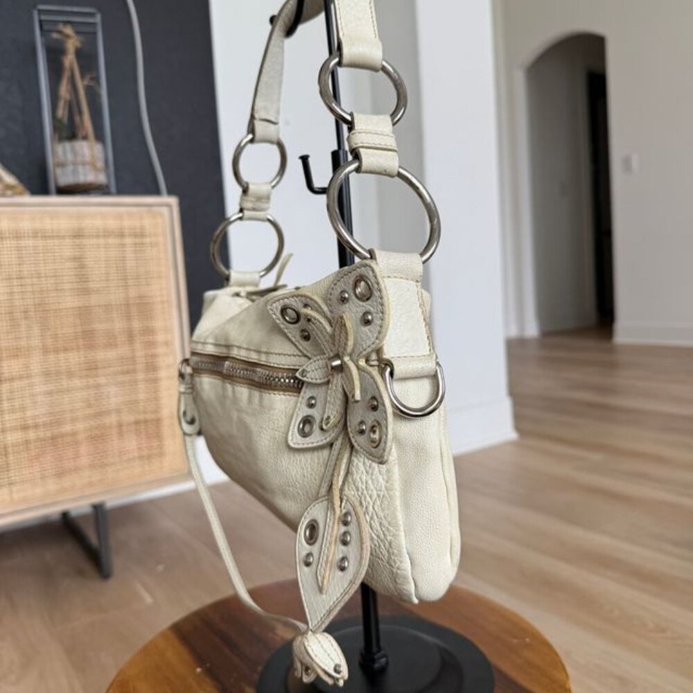 Miu Miu White Leather Handbag with Flower Motif - Picture 6 of 12